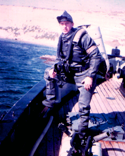 Seadart Diver Bob in his Navy days.